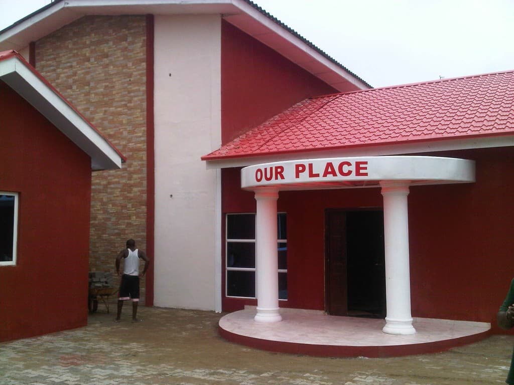 Completed entrance with craft finishes